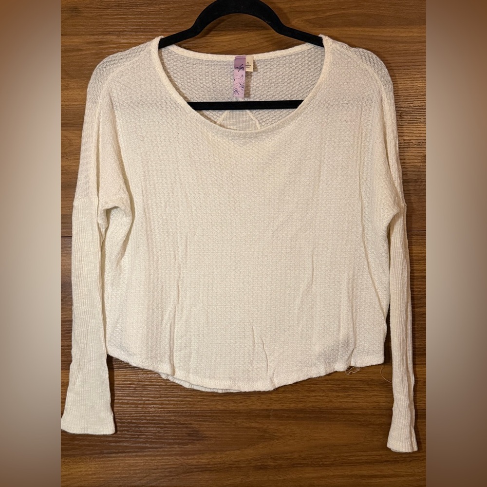 Lightweight Cream Long-Sleeve Women's Top